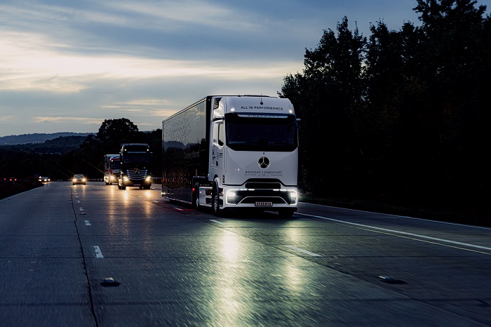 Mercedes F1 - Formula One logistics Mercedes F1 - Formula One logistics