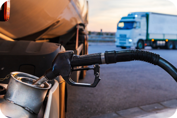 HGV refuelling with the HGV MAXX Diesel Card from Fleetmaxx Solutions, helping UK haulage businesses save on diesel costs.